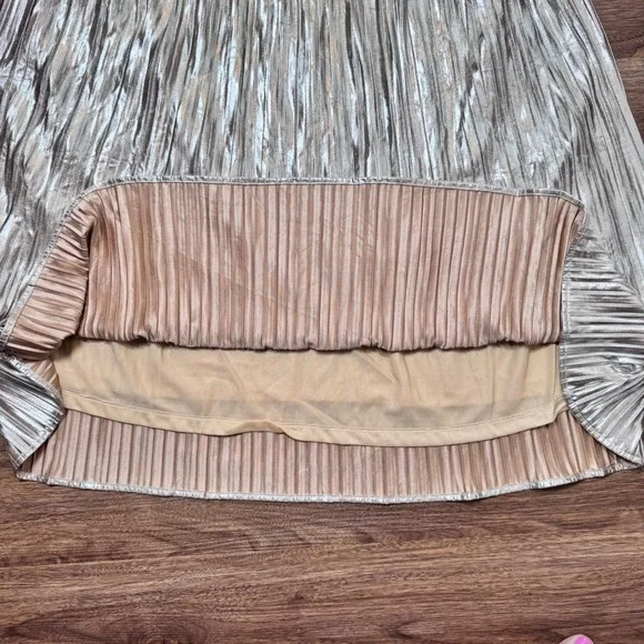 THML NWT Metallic Silver Pleated Midi Skirt Womens Size M Holiday Party Lined - Picture 7 of 8